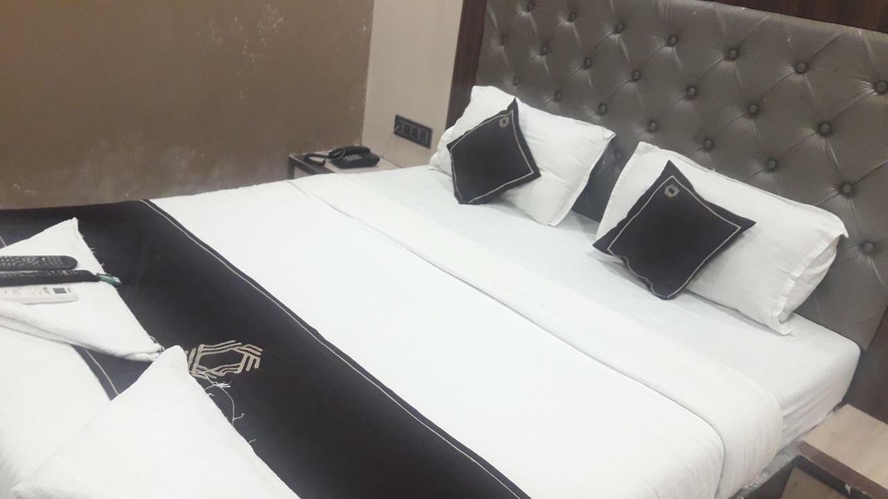 Shine Hospitality Hotel มุมไบ ภายนอก รูปภาพ