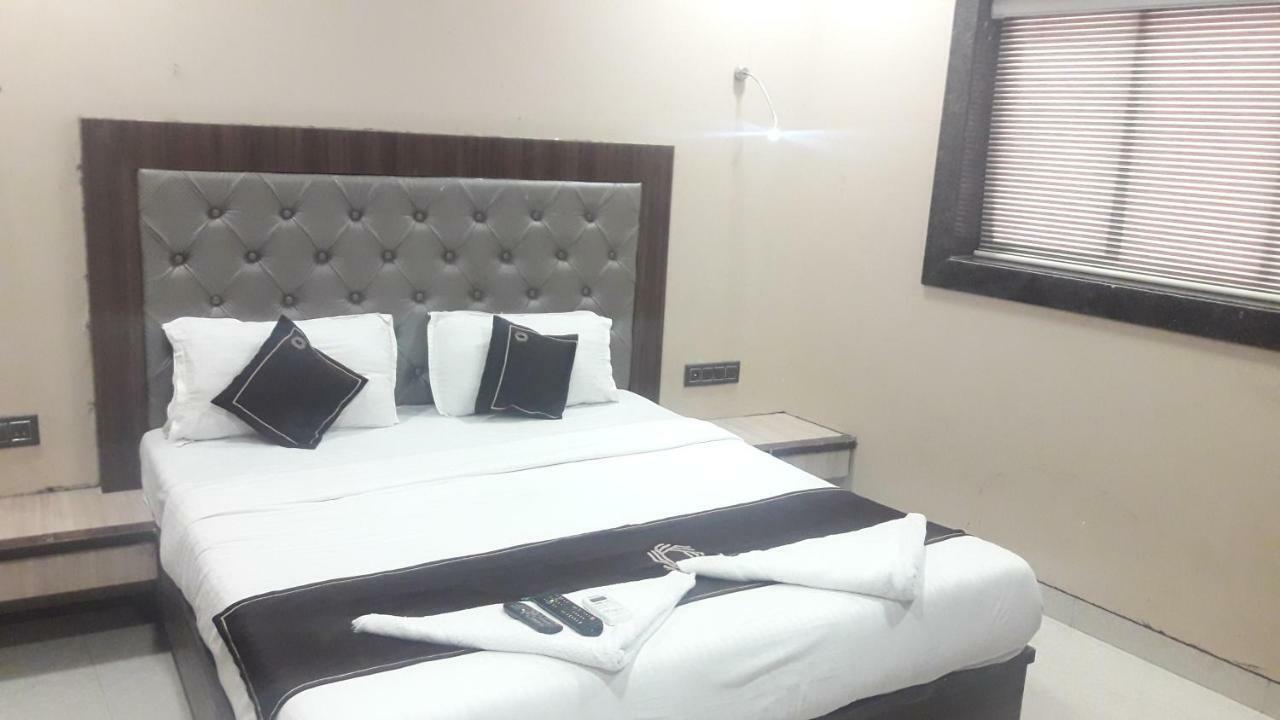 Shine Hospitality Hotel มุมไบ ภายนอก รูปภาพ