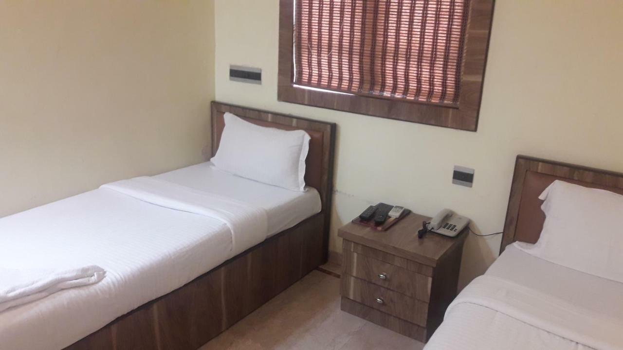 Shine Hospitality Hotel มุมไบ ภายนอก รูปภาพ