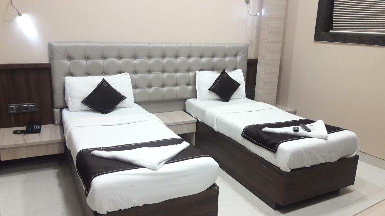 Shine Hospitality Hotel มุมไบ ภายนอก รูปภาพ